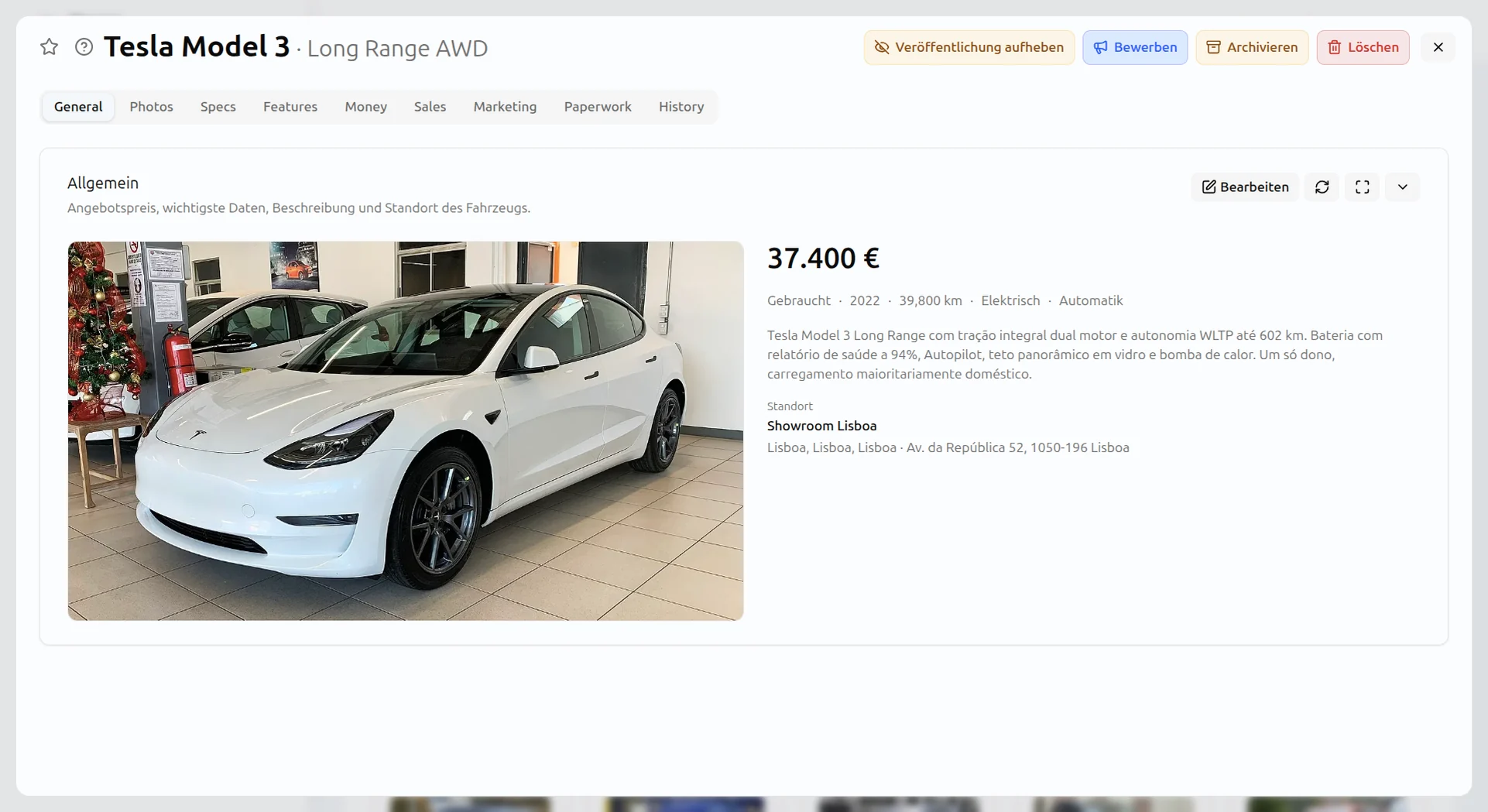 Datensatz eines Autos mit Foto, Angebotspreis, Baujahr, Kilometerstand, Kraftstoff, Getriebe, Beschreibung und Standort